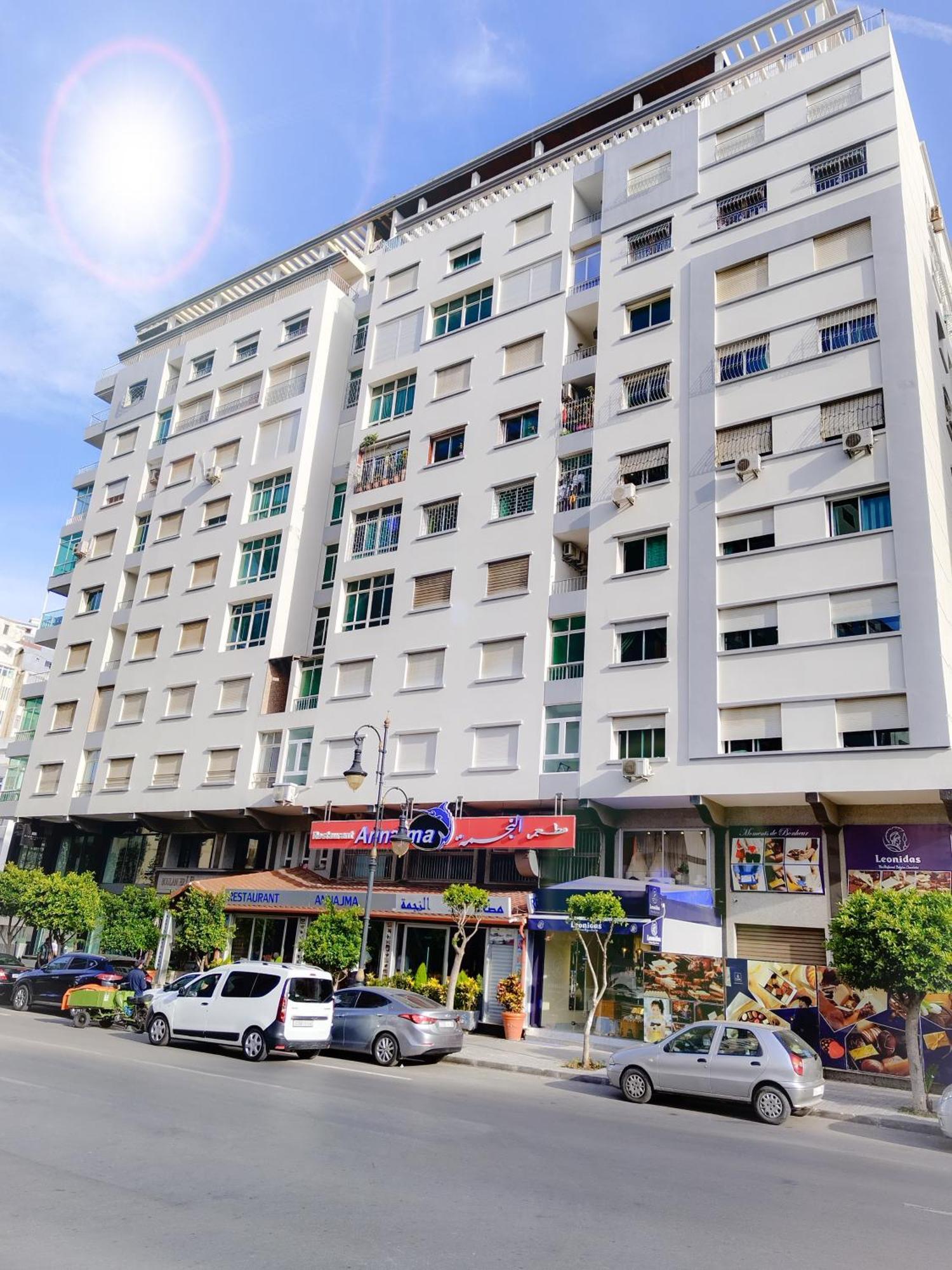 Incroyable Appartement A Playa Enface Cafe Sky 17 Tanger Zewnętrze zdjęcie